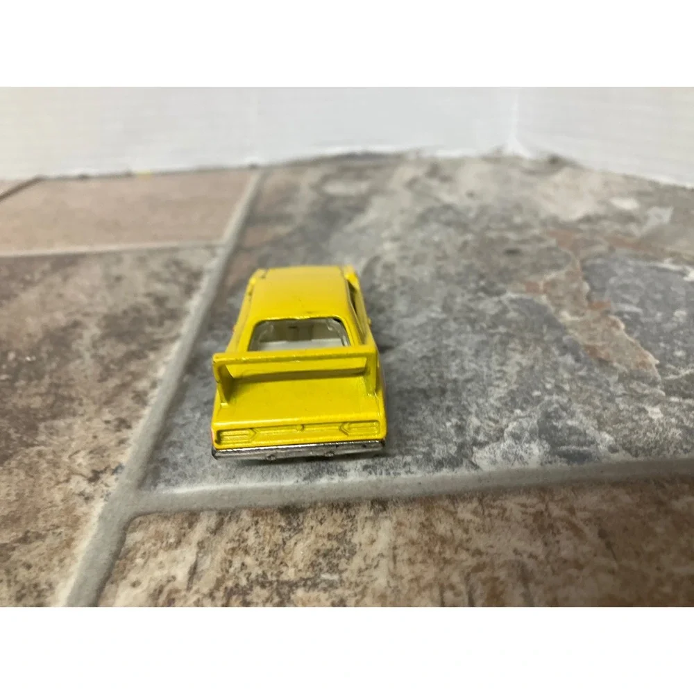 Hot Wheels 2005 Plymouth‎ Superbird Yellow Diecast Car